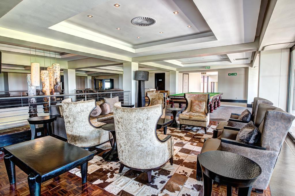 Royal Marang Hotel Phokeng Eksteriør bilde The lounge at the airport