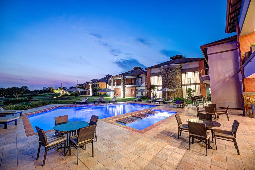 Royal Marang Hotel Phokeng Eksteriør bilde The Village