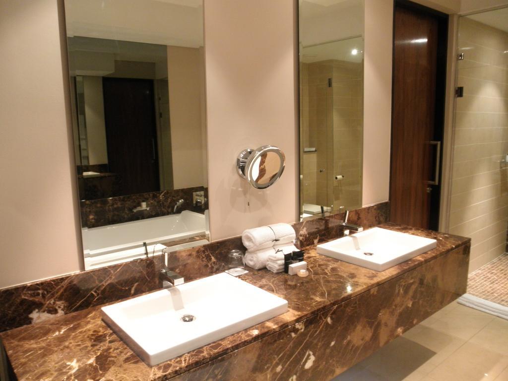 Royal Marang Hotel Phokeng Rom bilde Bathroom