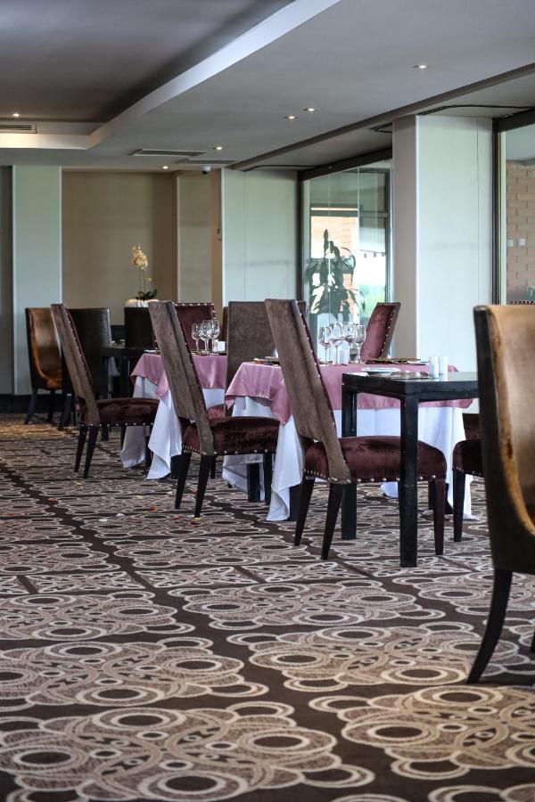 Royal Marang Hotel Phokeng Eksteriør bilde The restaurant